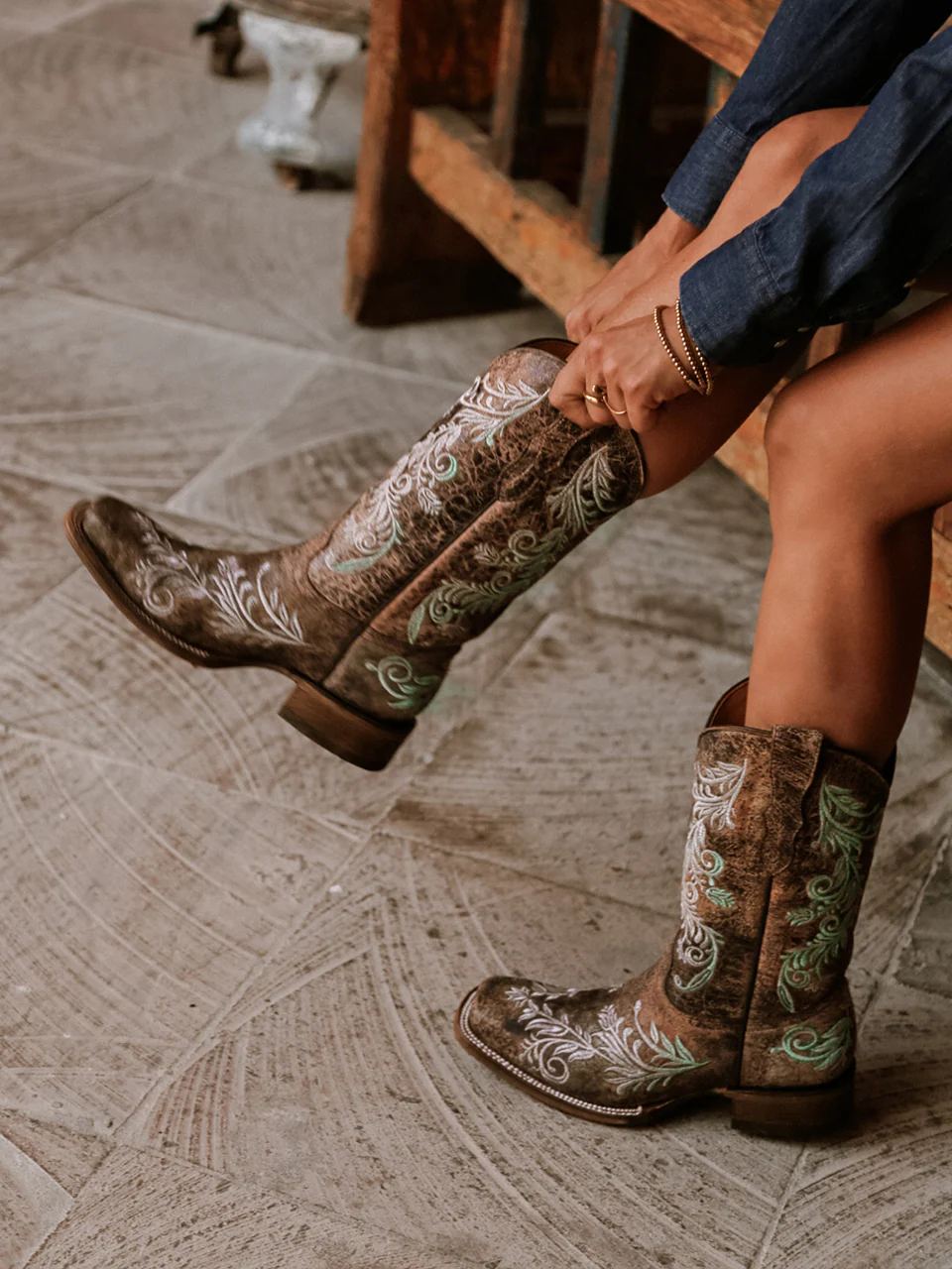 Women's Glow Embroidery Western Boots