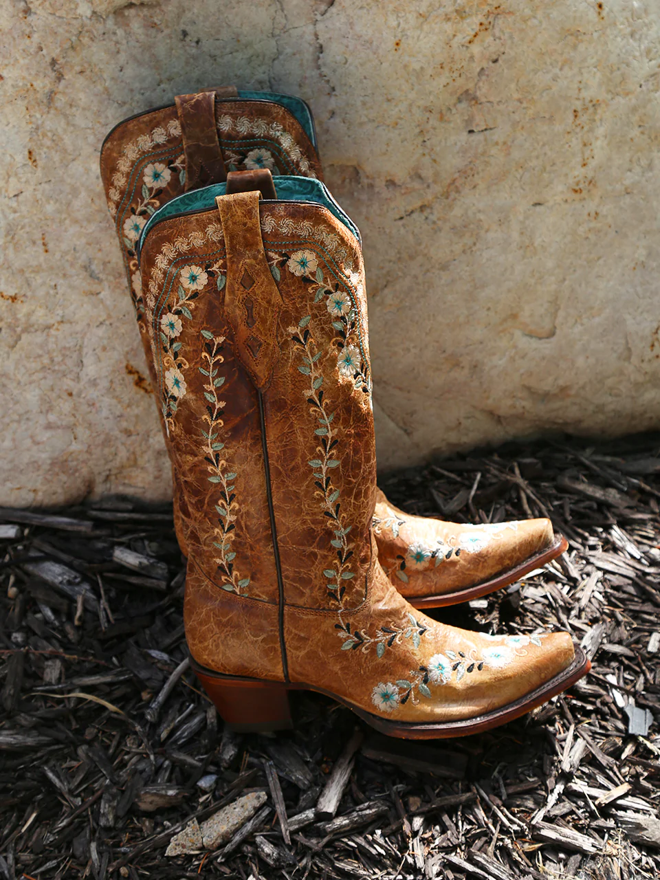 Women's Flowered Embroidery Glow Collection Western Boots