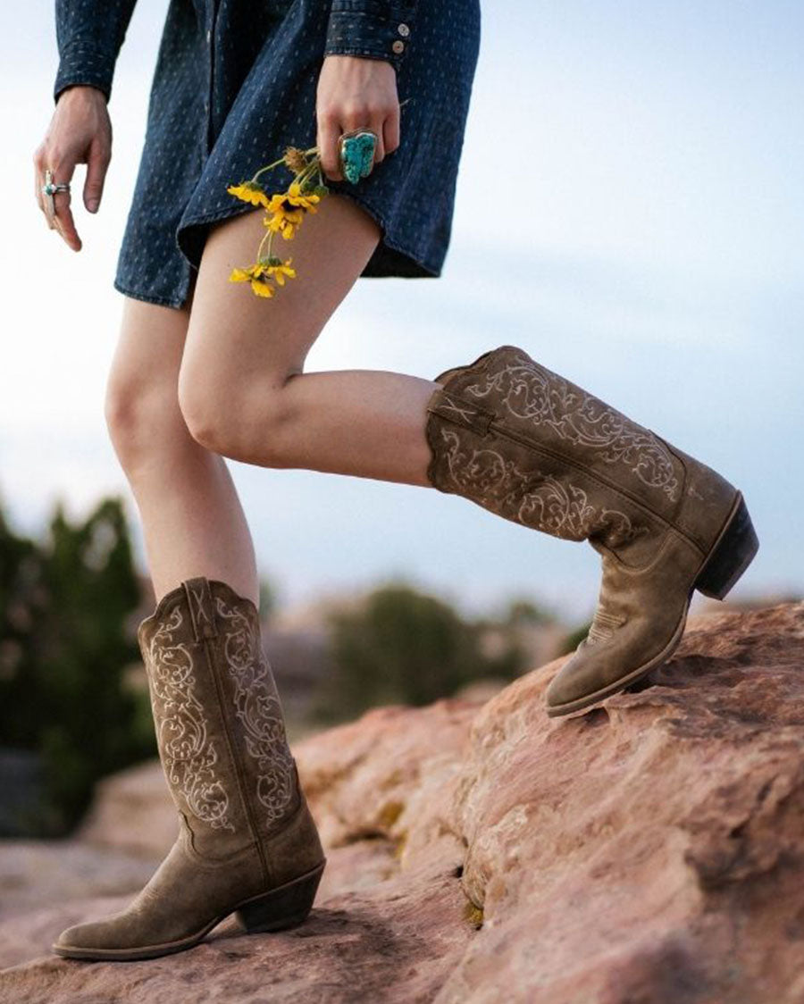 Women's Embroidered 12" Western Boots